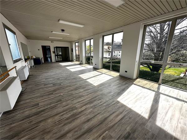 Geschäft zu miete in Verbania