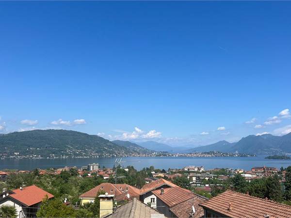 Villa Bifamiliare in Vendita a Baveno 