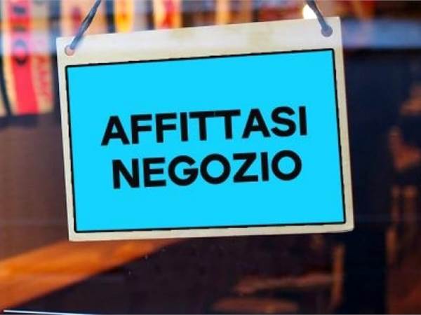 Negozio in Affitto a Verbania centro