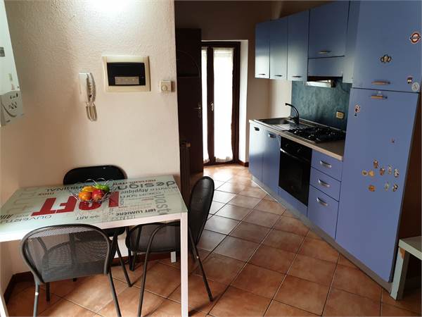 Appartamento in casetta semi indipendente