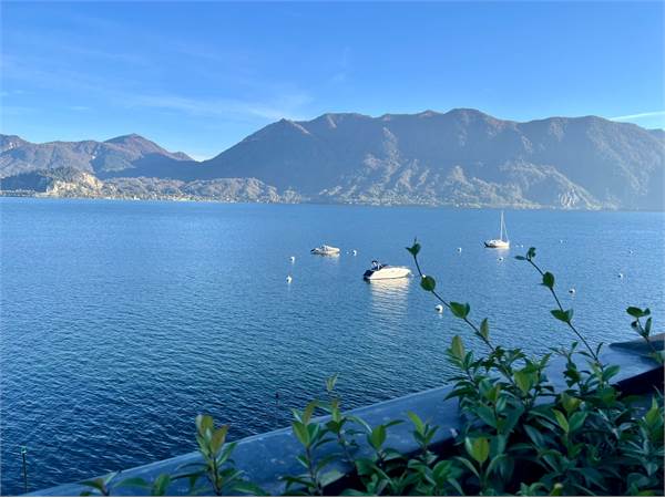 Trilocale sul lago 