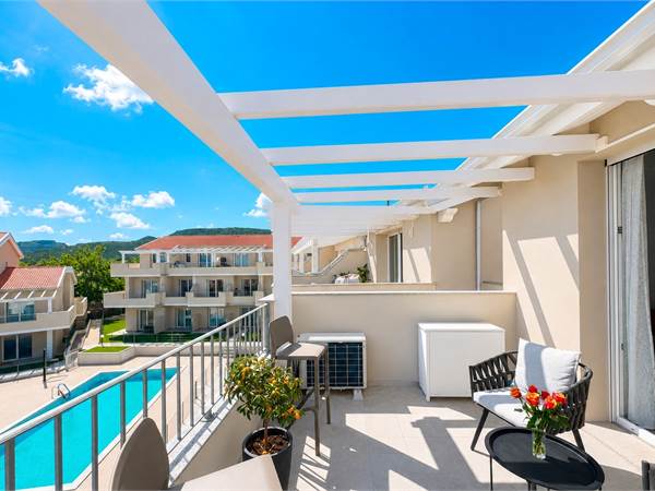 Nuovo attico con veranda vista mare 